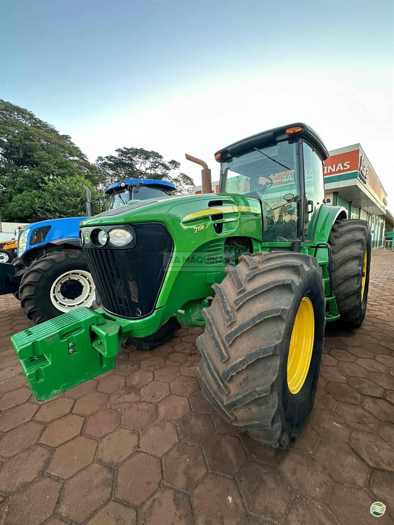TRATOR JOHN DEERE JOHN DEERE 7195J Tração 4x4 3A Máquinas - Stara - Matriz DOURADOS MATO GROSSO DO SUL MS